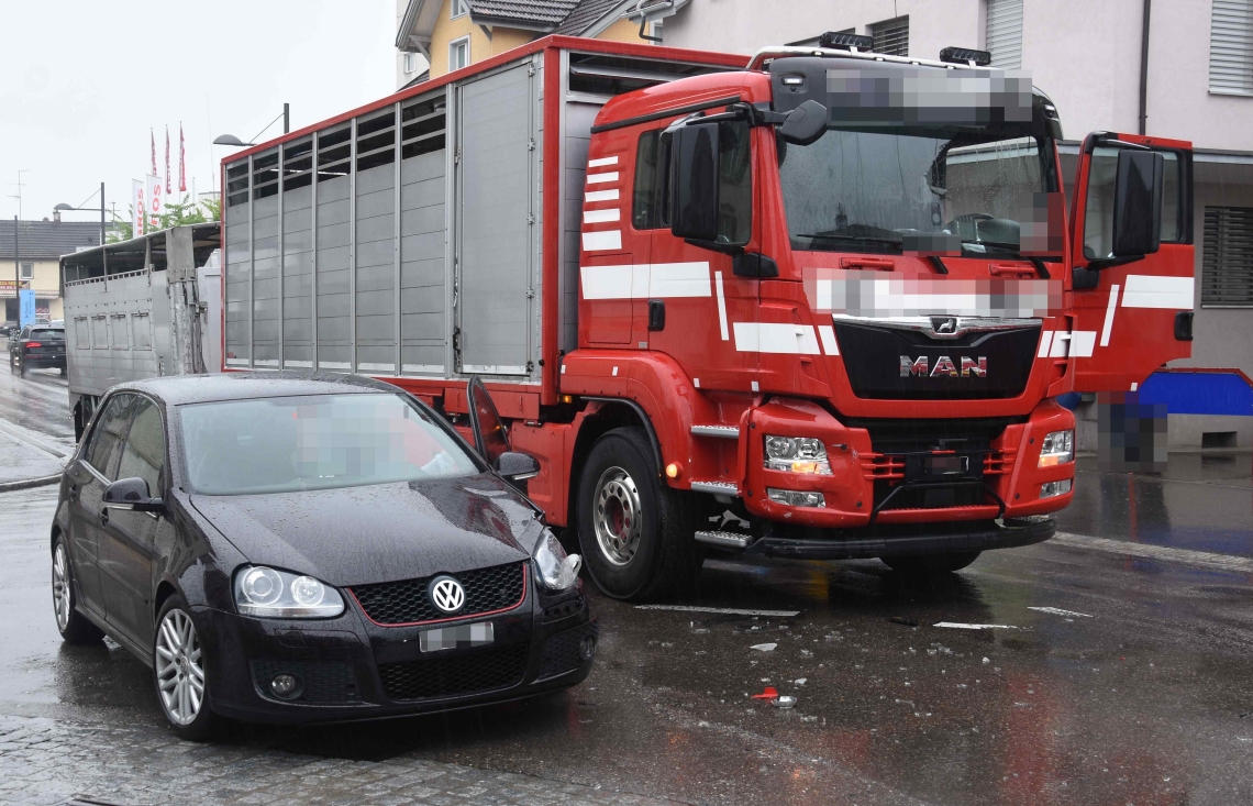 Kollision Zwischen LKW Und Auto – Die Ostschweiz