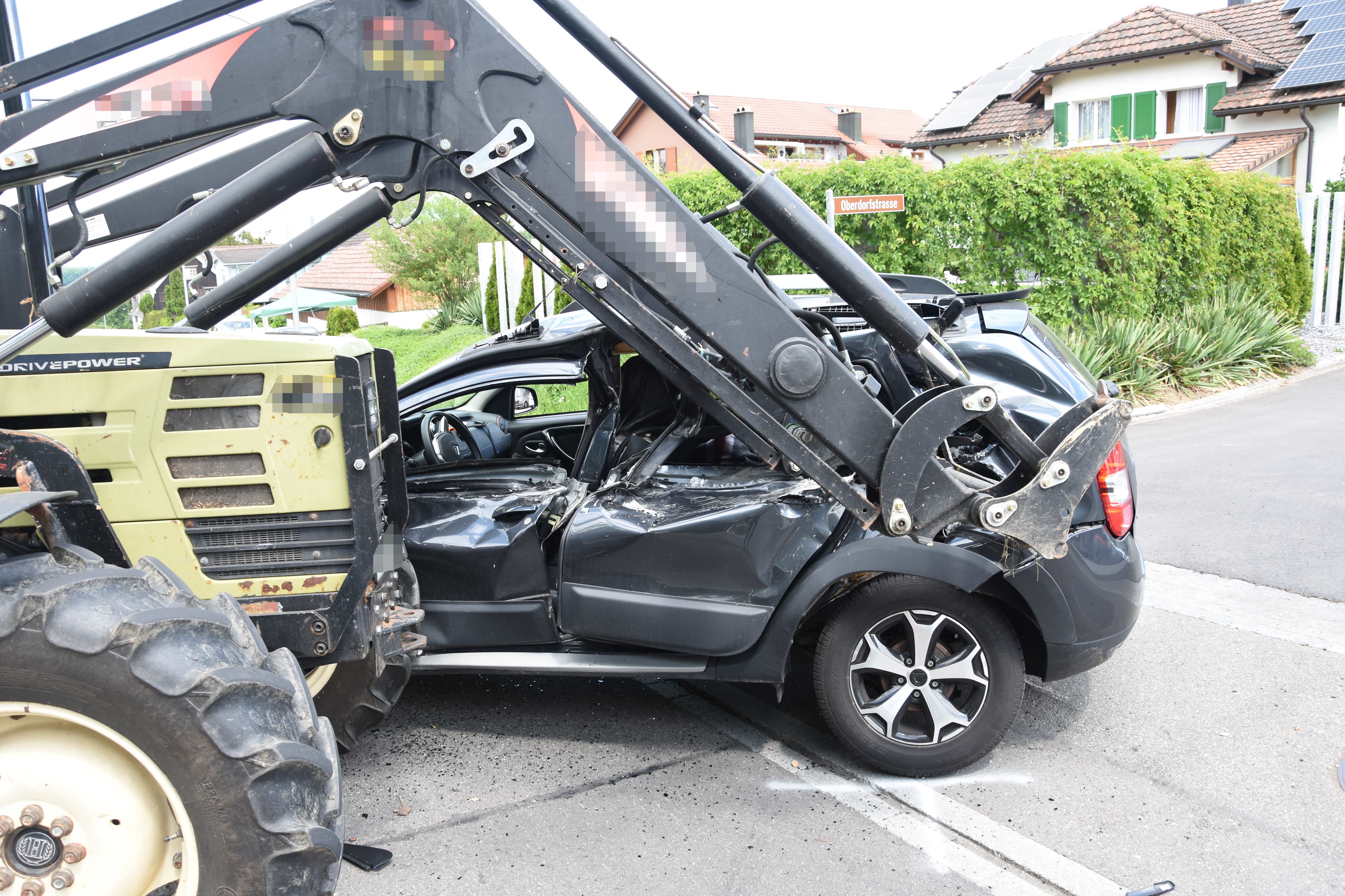 Traktor Kollidiert Mit Auto – Die Ostschweiz